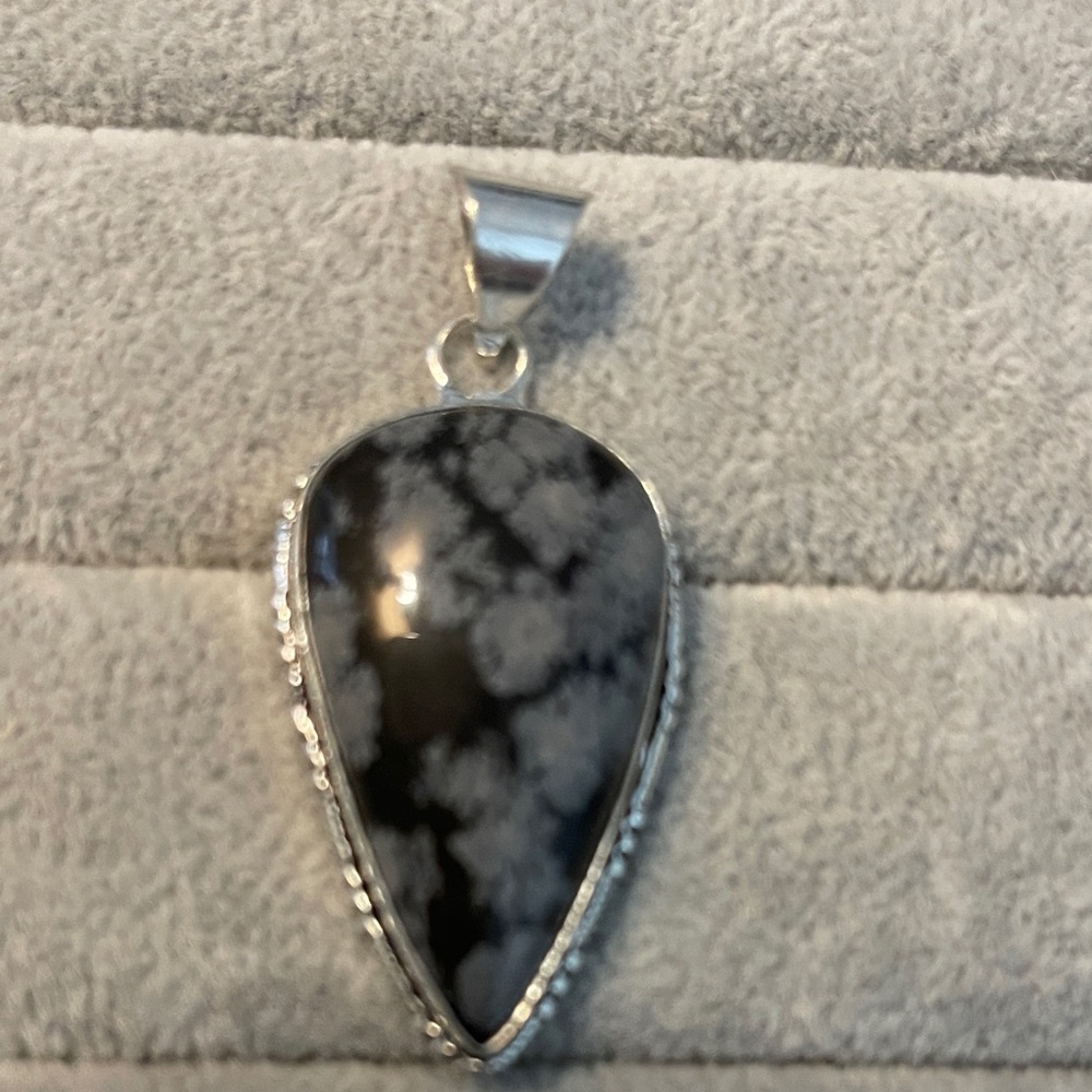Chic Silver plated stone Black and Gray Pendant